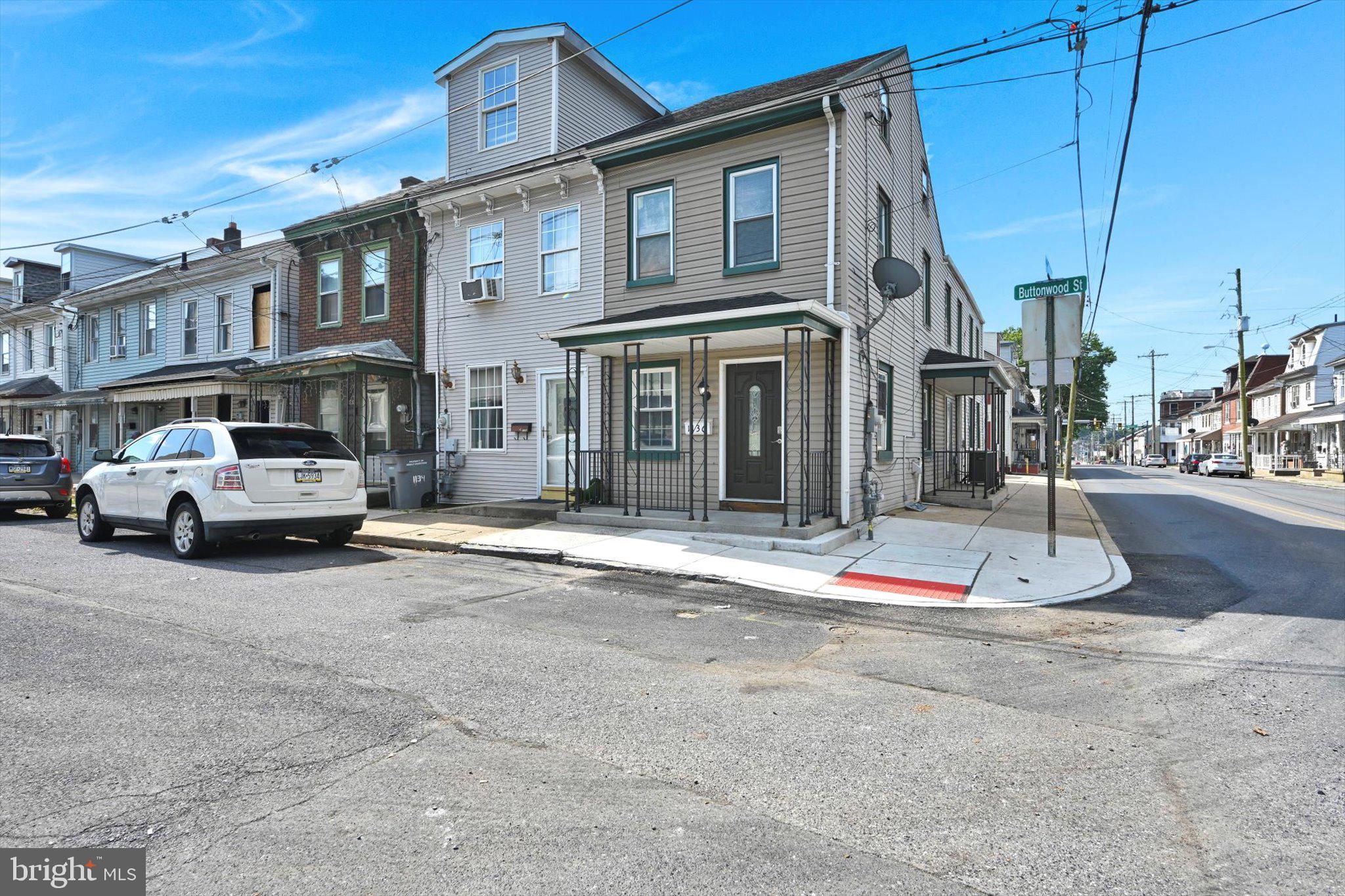 1136 BUTTONWOOD STREET