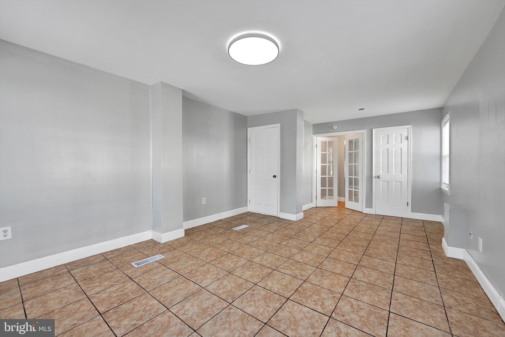 1136 BUTTONWOOD STREET