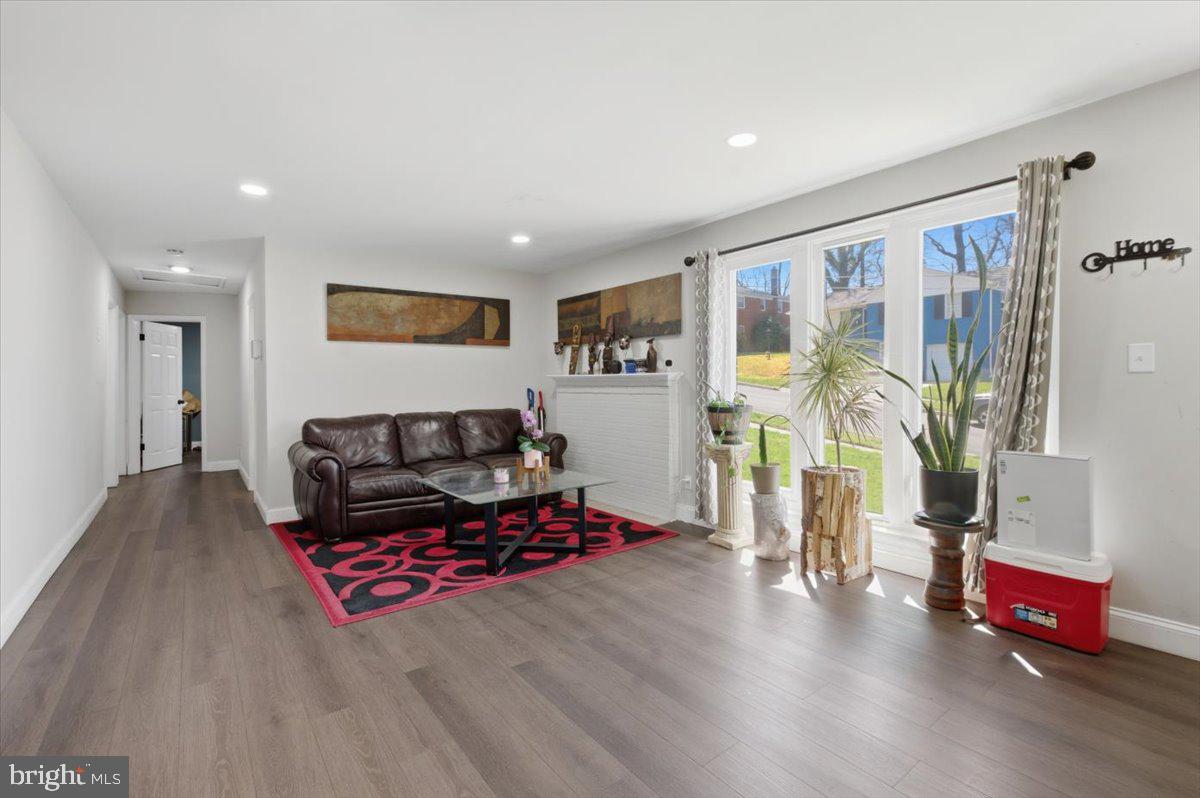 HILLCREST GARDENS - Residential