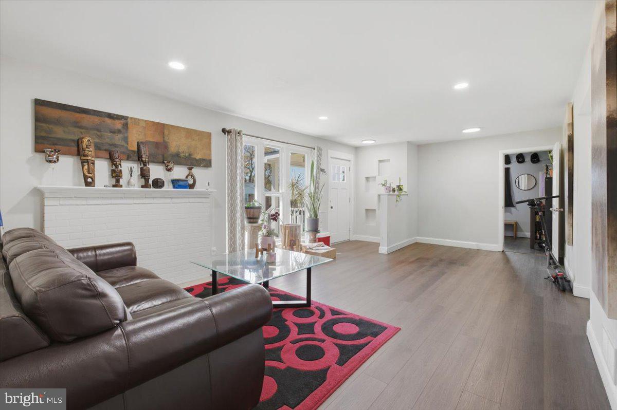 HILLCREST GARDENS - Residential