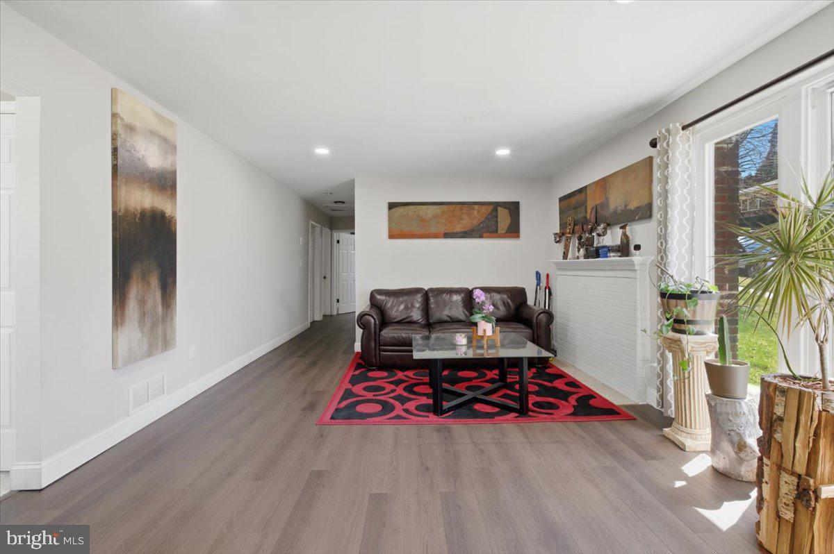 HILLCREST GARDENS - Residential