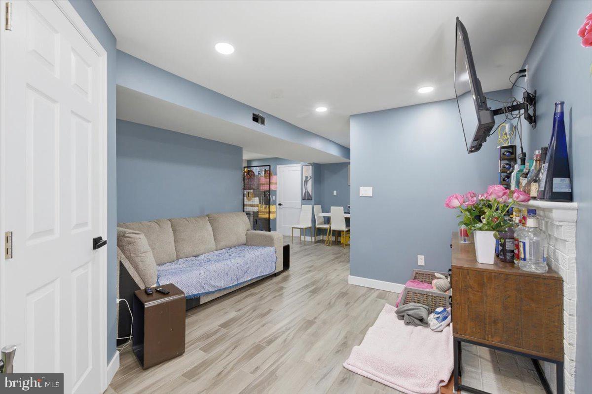 HILLCREST GARDENS - Residential