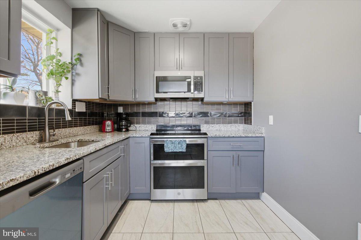 HILLCREST GARDENS - Residential