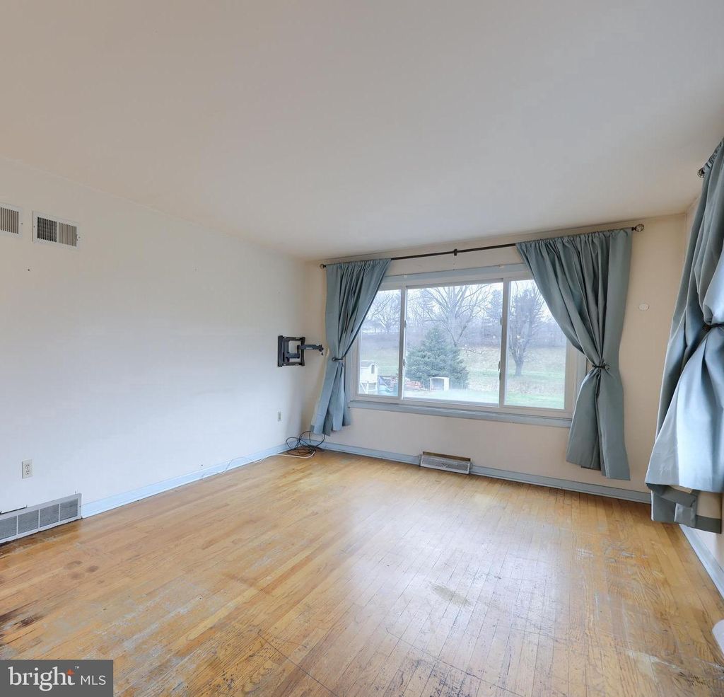 Photo of 35 Strasburg Pike, Lancaster, PA 17602 (MLS # PALA2046572)