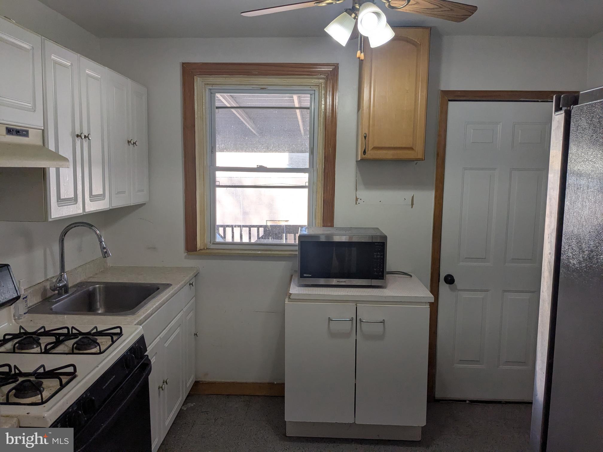 LAWNCREST - Residential