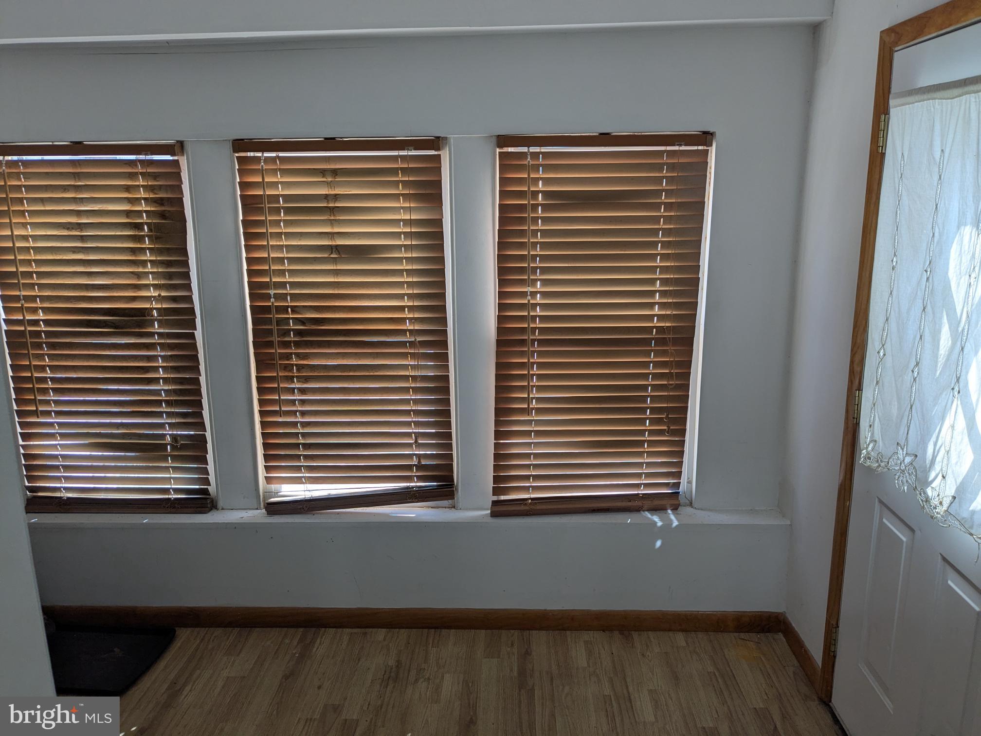 LAWNCREST - Residential