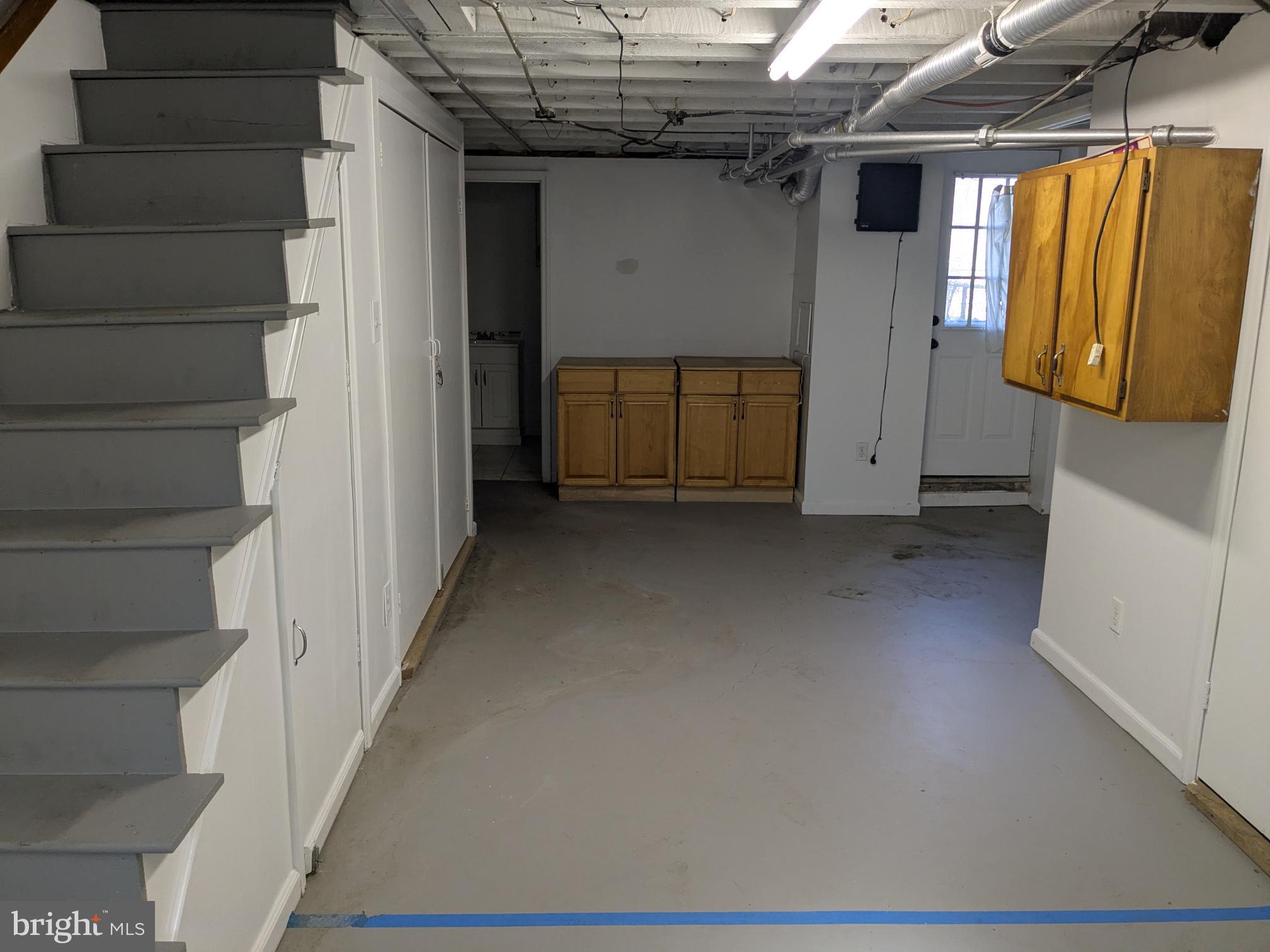 LAWNCREST - Residential