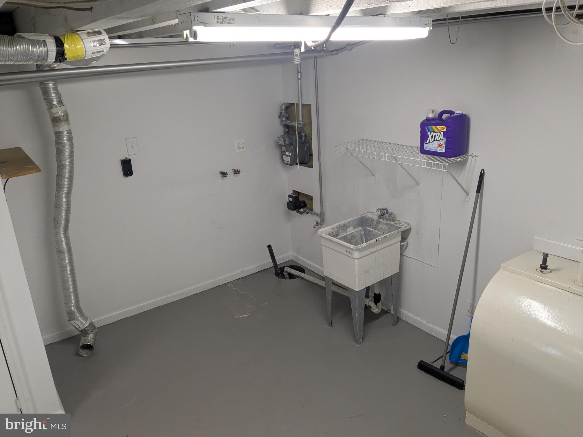 LAWNCREST - Residential