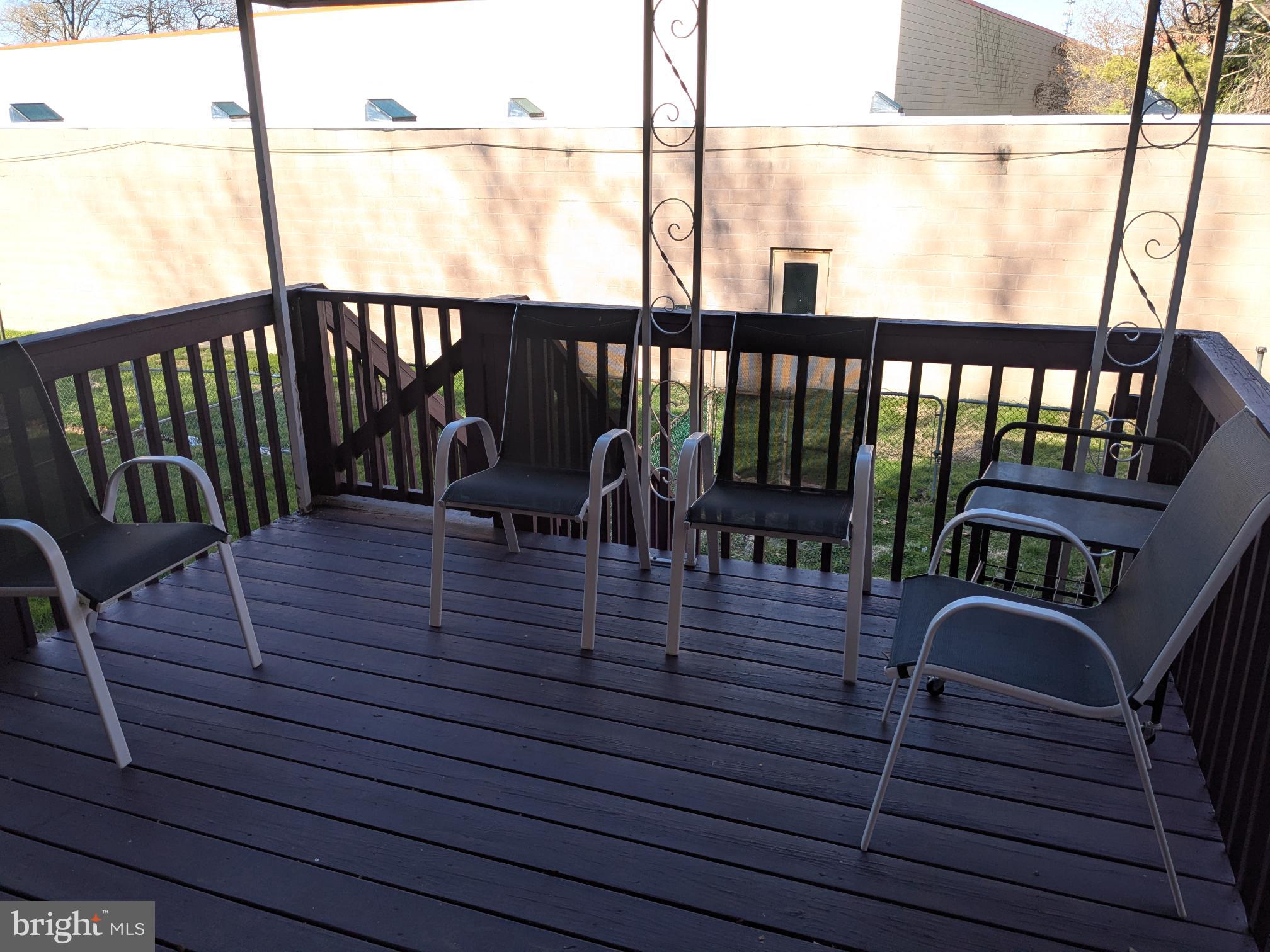 LAWNCREST - Residential