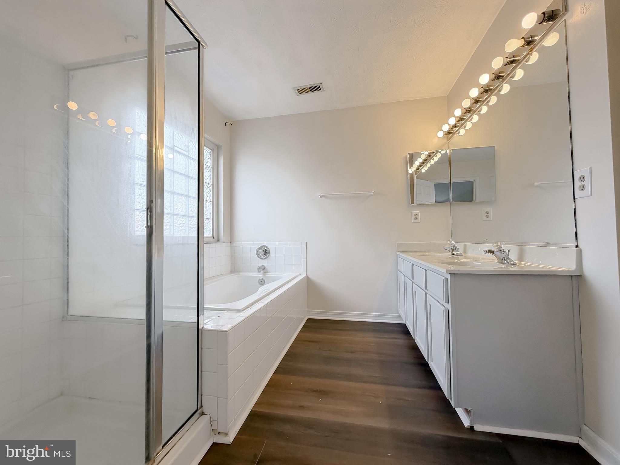 HICKORY HILLS NORTH - Residential