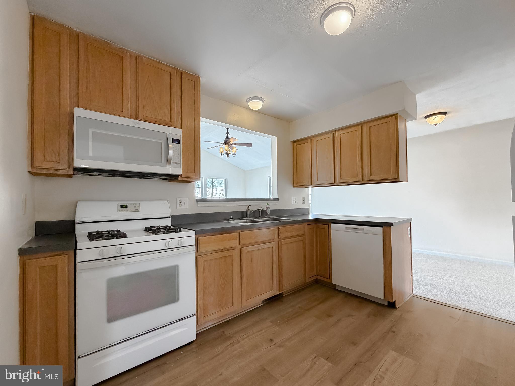 HICKORY HILLS NORTH - Residential