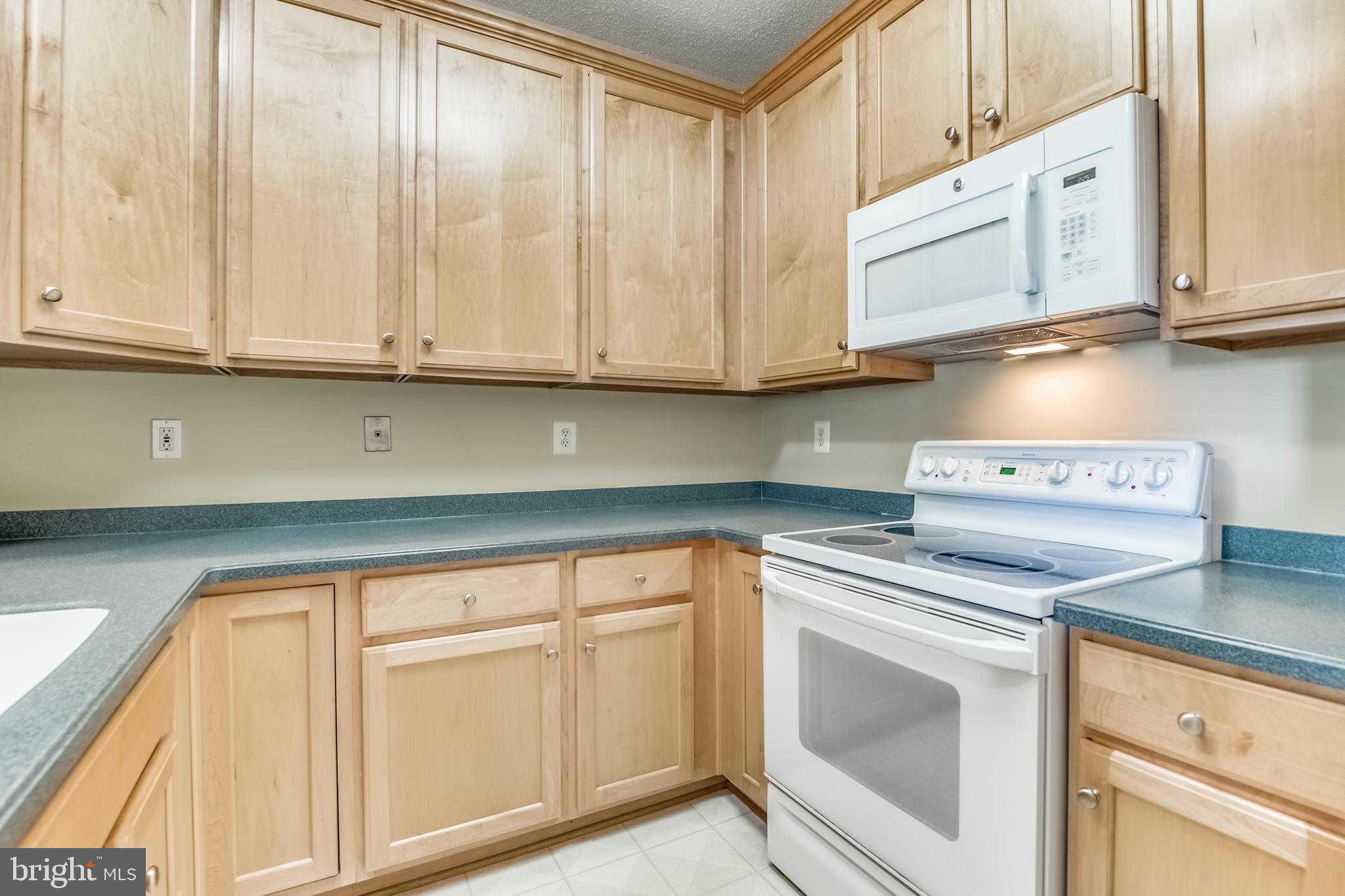 MADISON PARK AT WEST MARKET - Residential