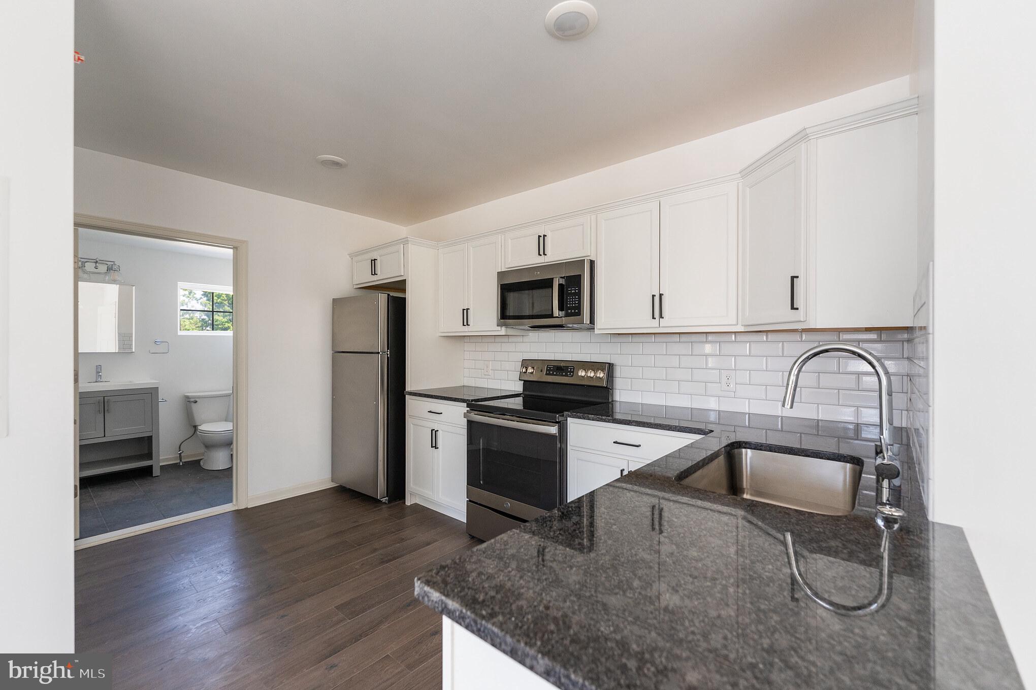 ROXBOROUGH - Residential Lease