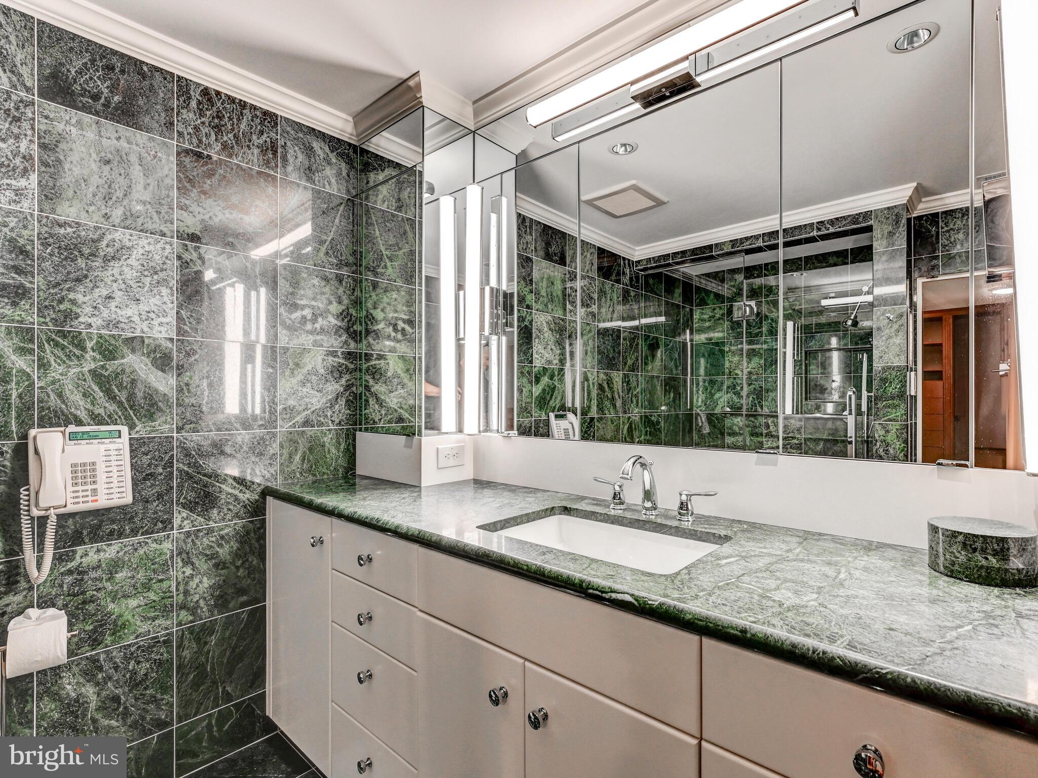 ONE SLADE - Residential