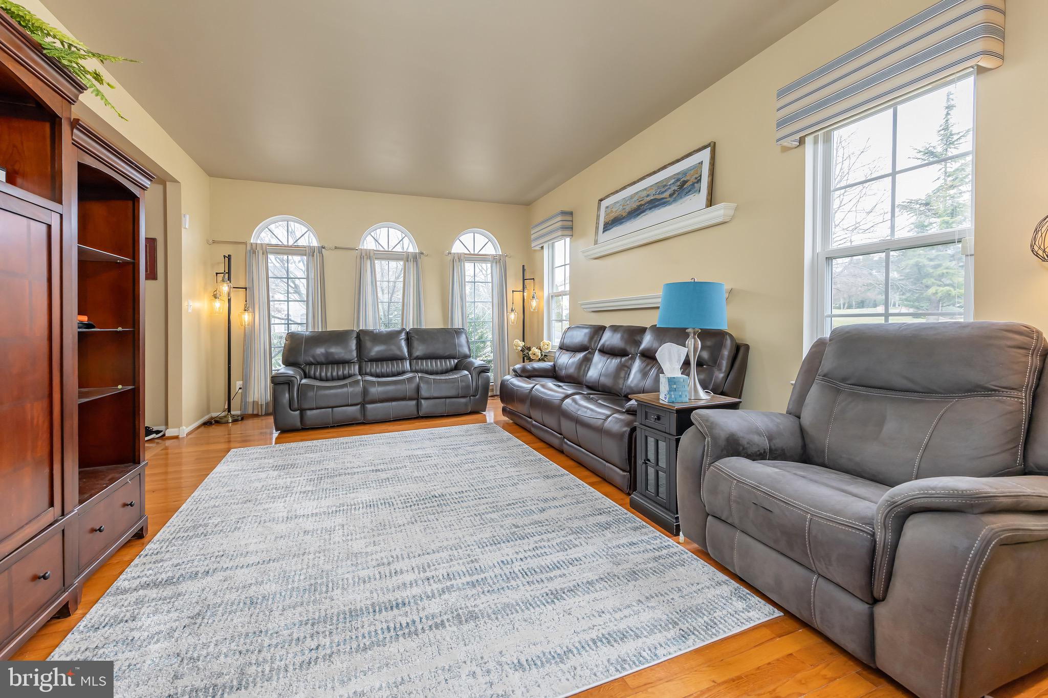 10 MORNING GLORY CIRCLE