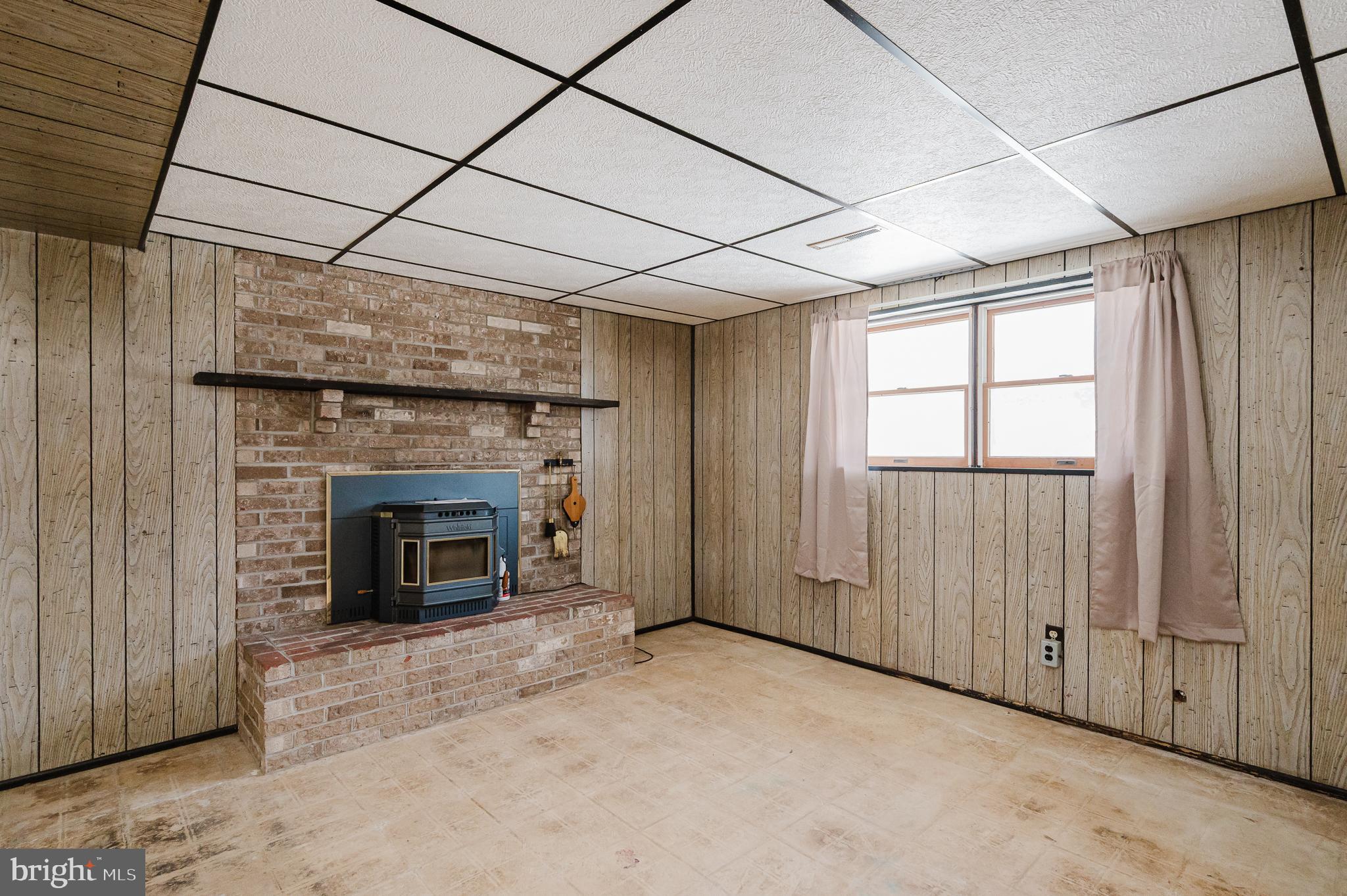 ROCKS ACRES - Residential