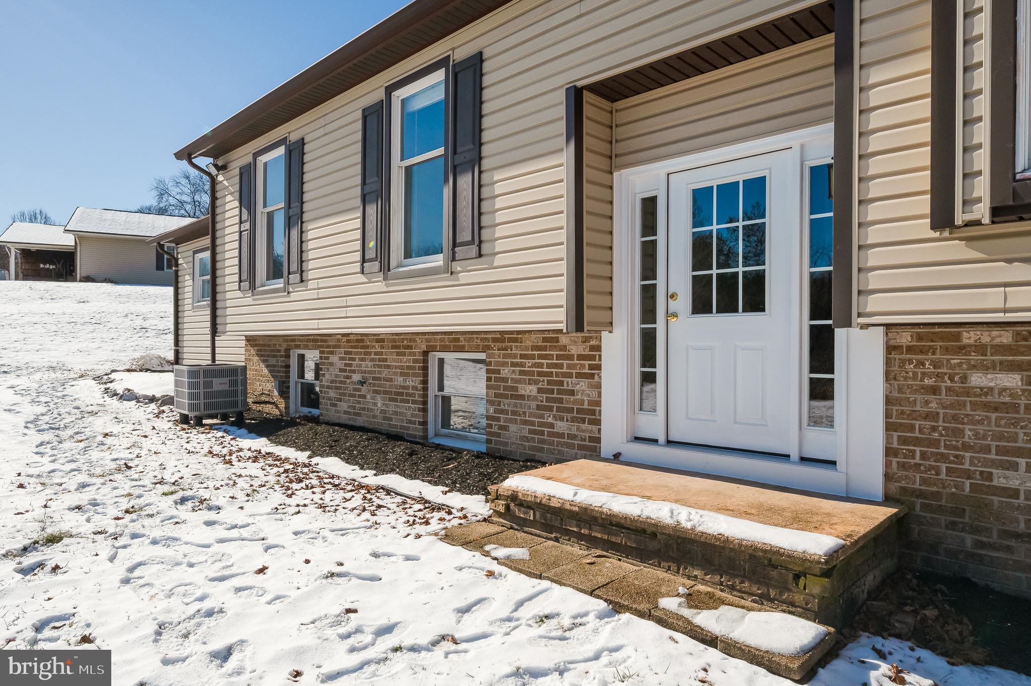 ROCKS ACRES - Residential