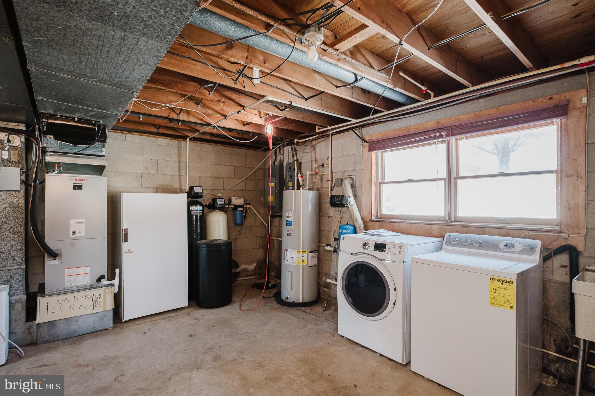 ROCKS ACRES - Residential