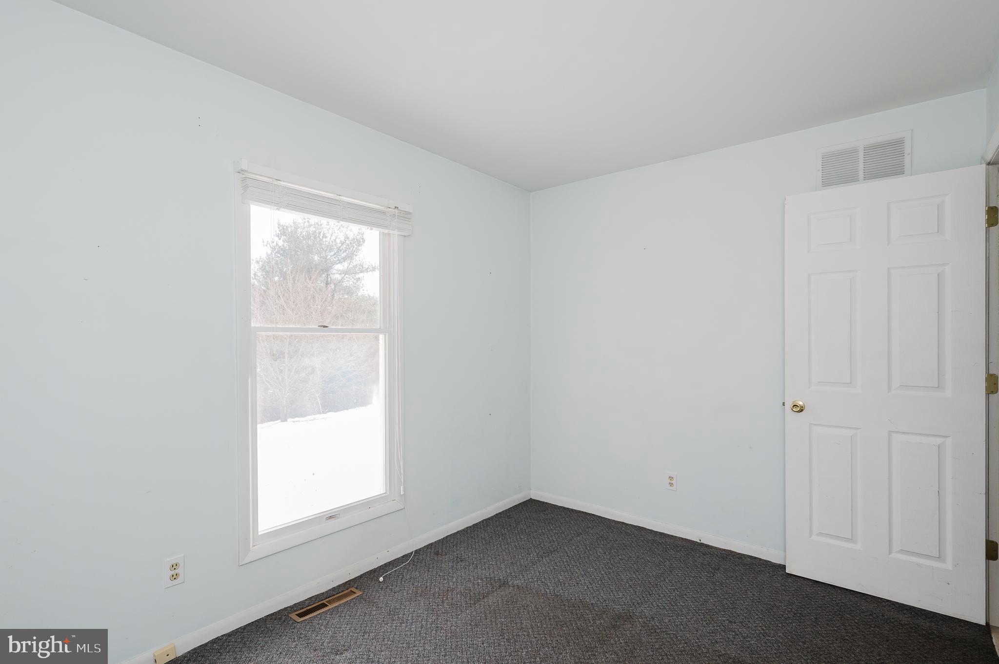 ROCKS ACRES - Residential