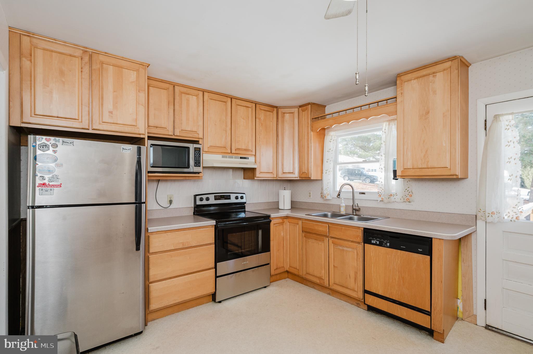 ROCKS ACRES - Residential