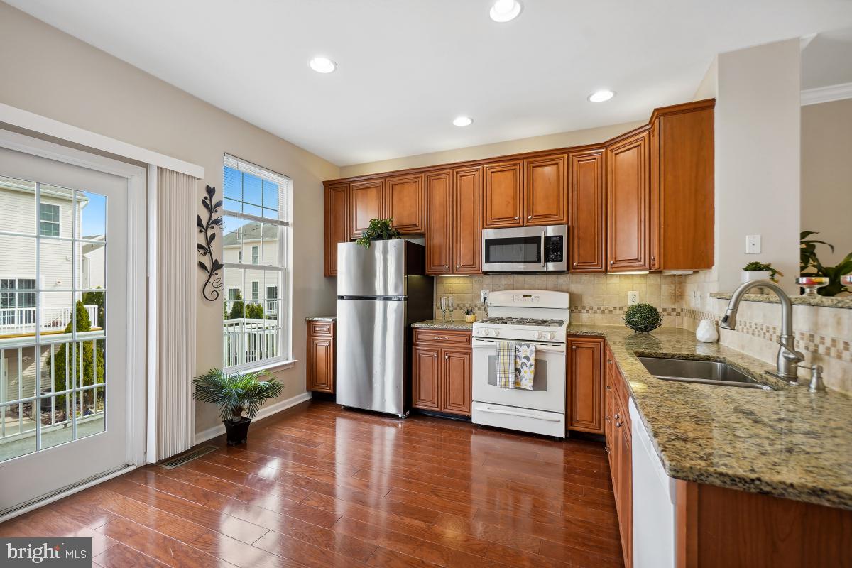 AMBERLEA AT SOUTH RIDING - Residential