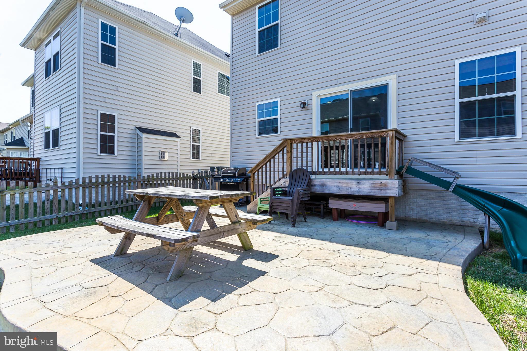 LEE'S PARKE - Residential