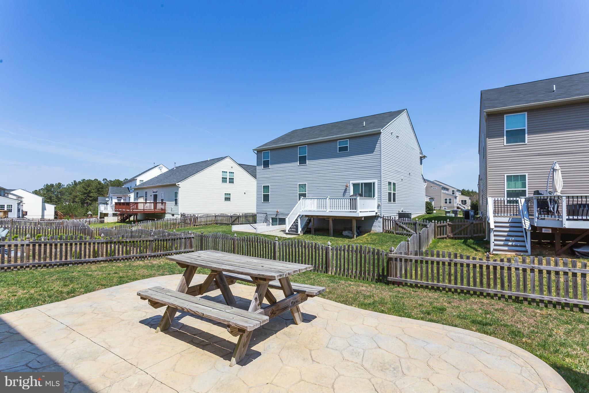 LEE'S PARKE - Residential