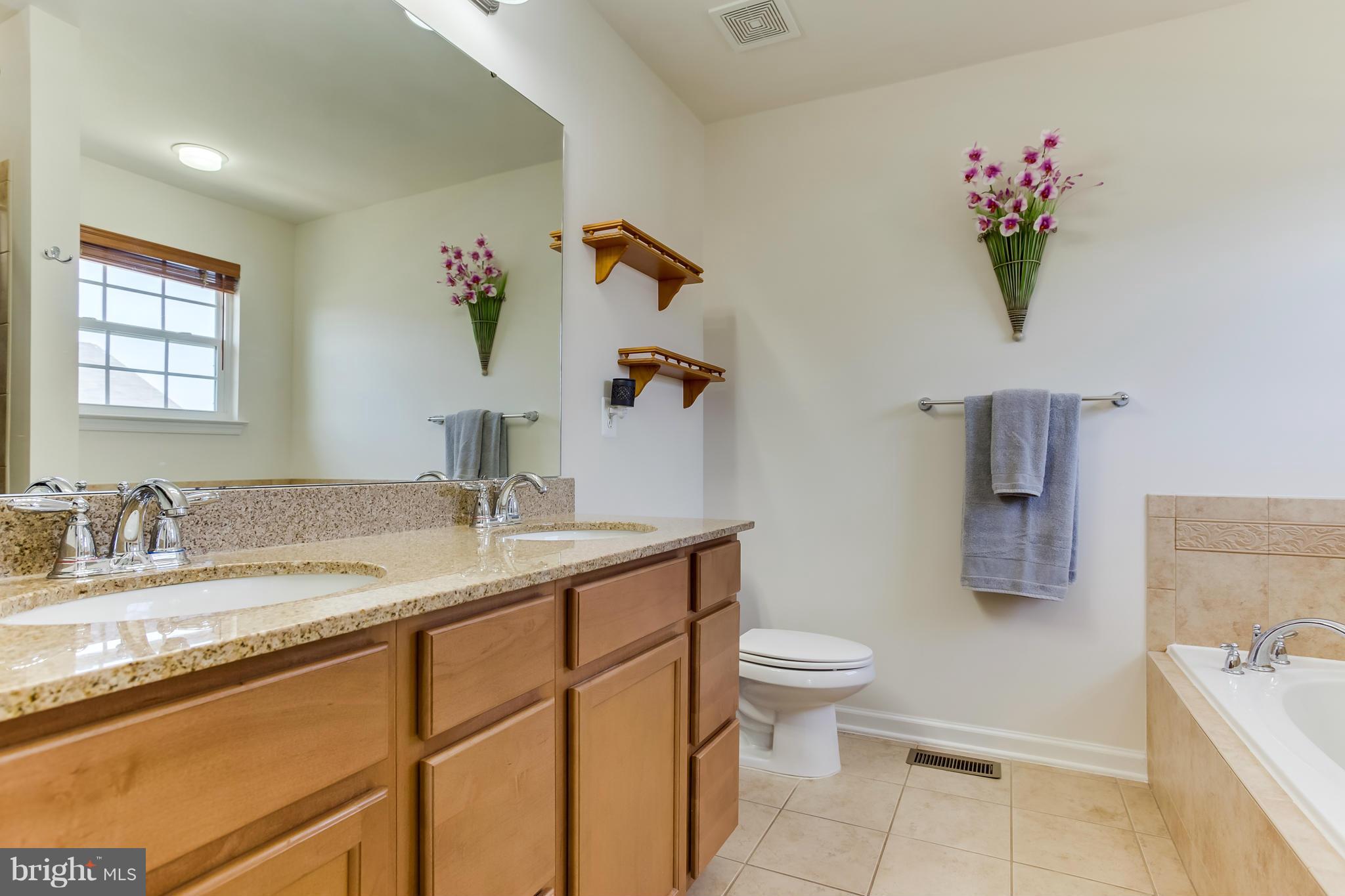 LEE'S PARKE - Residential