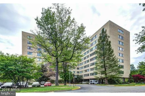 6641 Wakefield Drive Unit 105, Alexandria, VA MLS: VAFX2239888