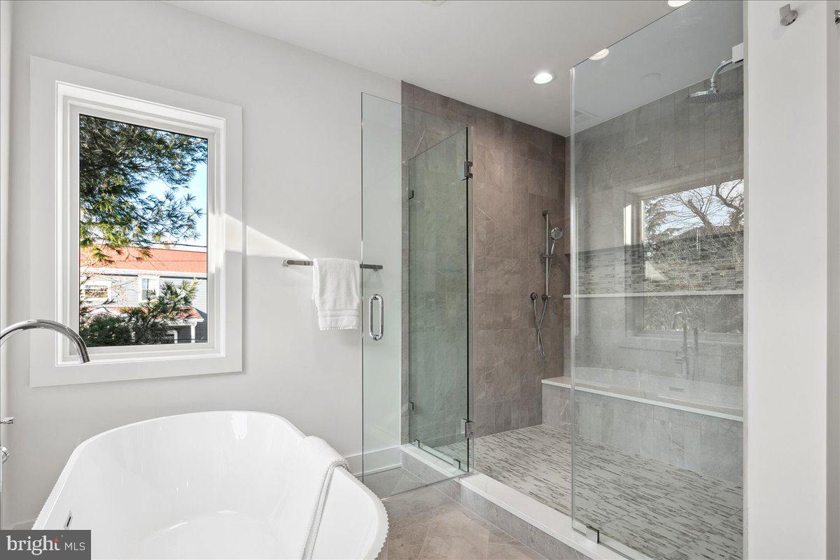 WAYCROFT - WOODLAWN - Residential