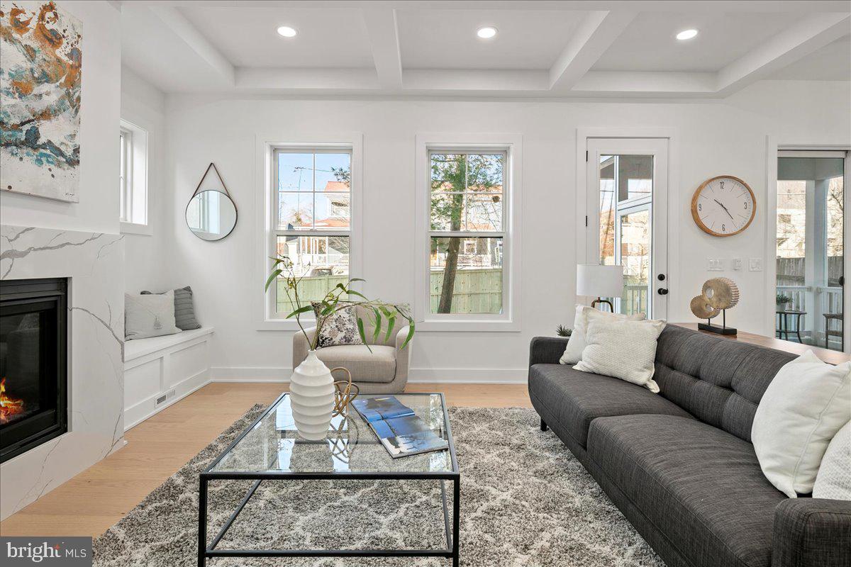 WAYCROFT - WOODLAWN - Residential