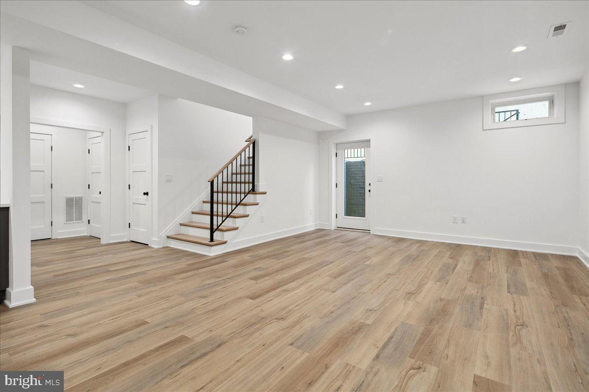 WAYCROFT - WOODLAWN - Residential