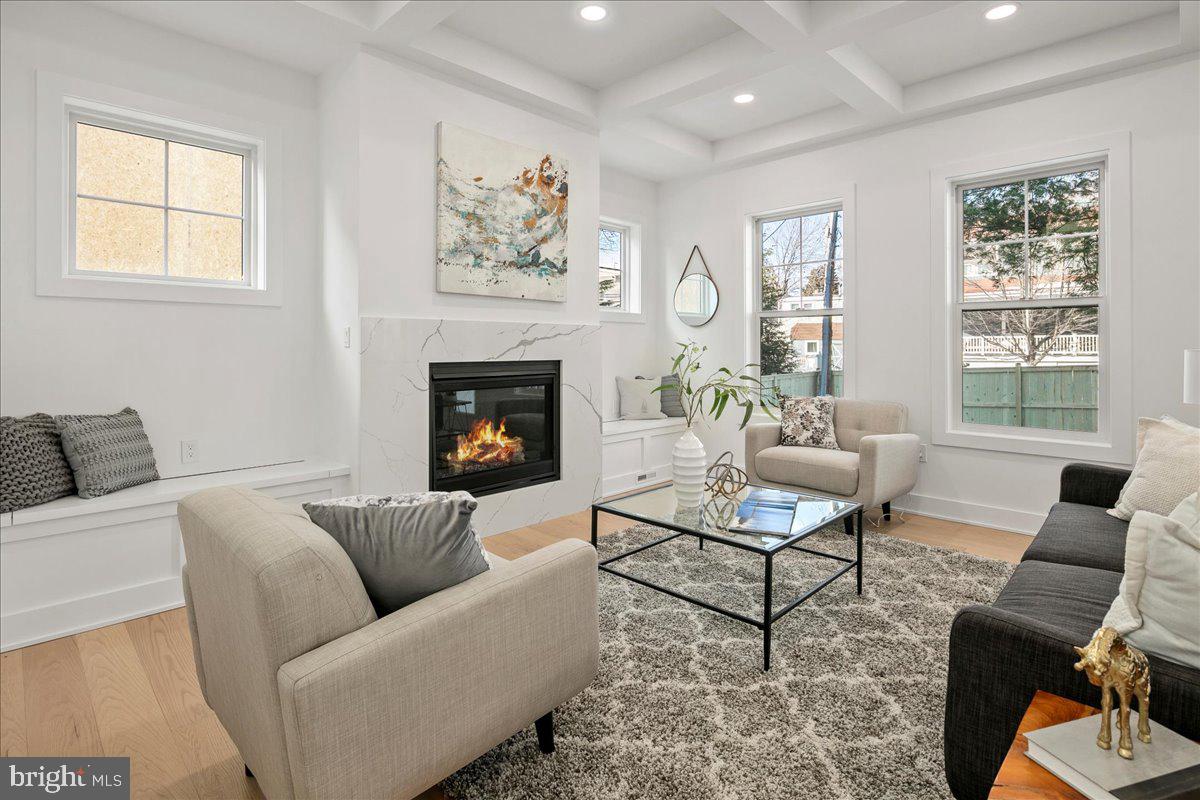 WAYCROFT - WOODLAWN - Residential