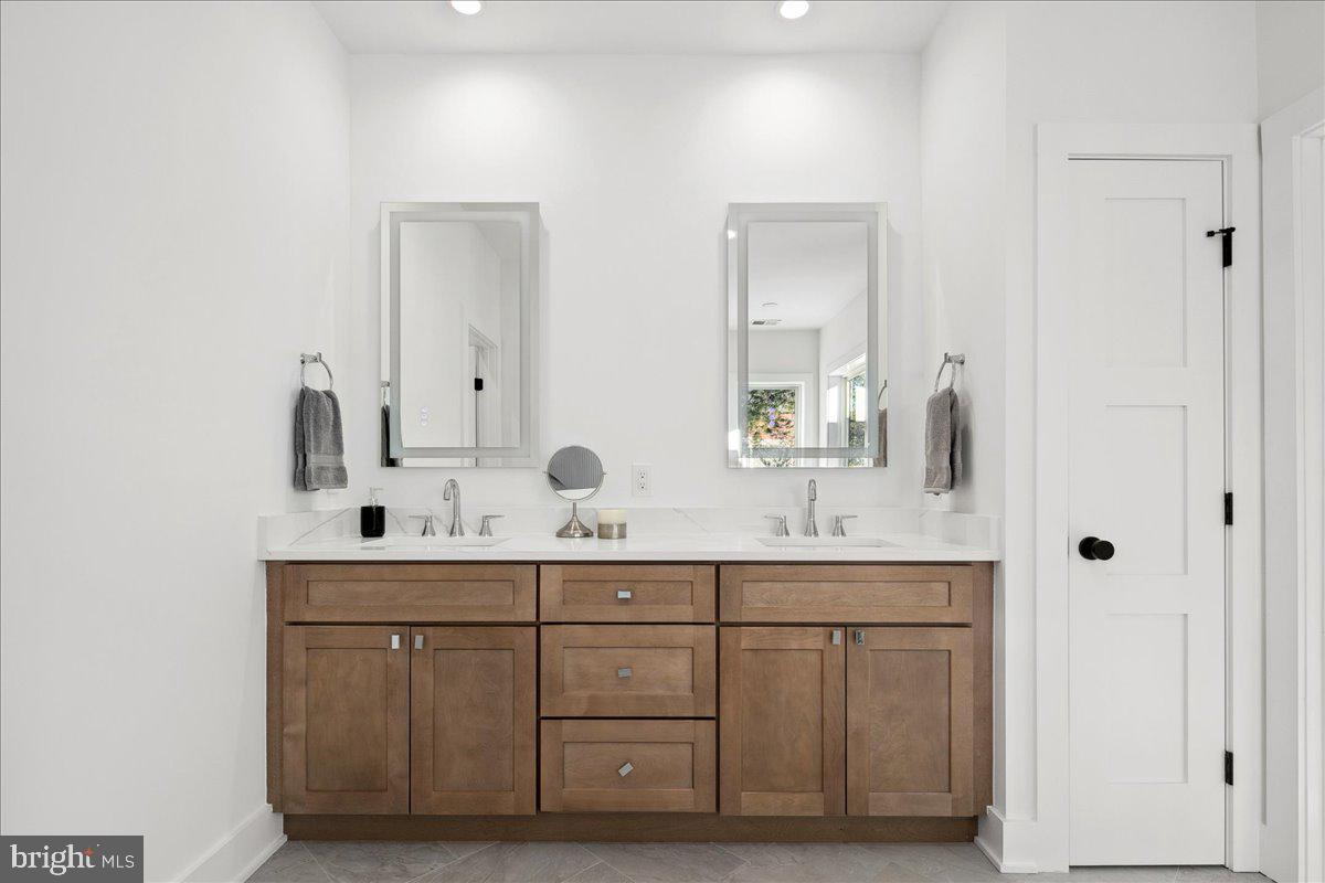 WAYCROFT - WOODLAWN - Residential