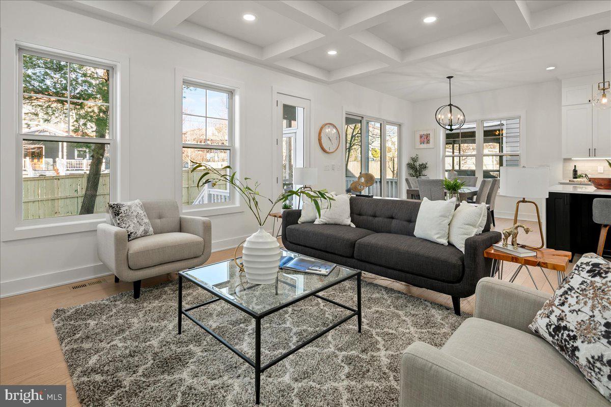 WAYCROFT - WOODLAWN - Residential