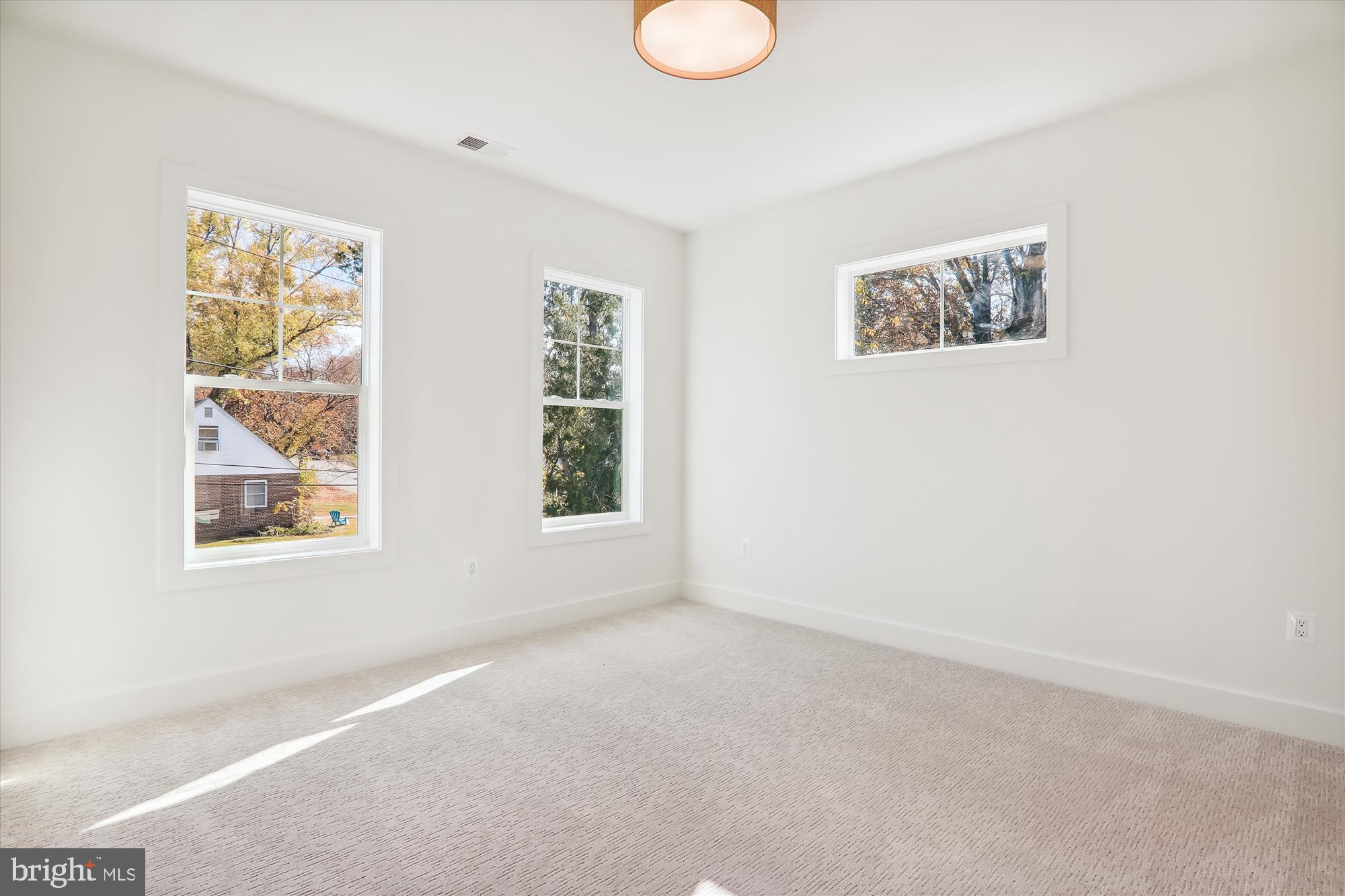 KENSINGTON ESTATES - Residential