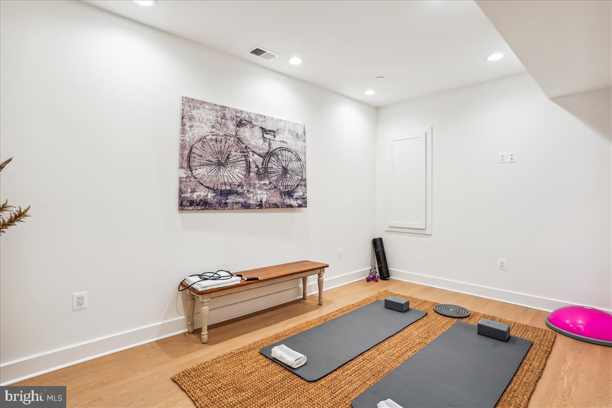 KENSINGTON ESTATES - Residential