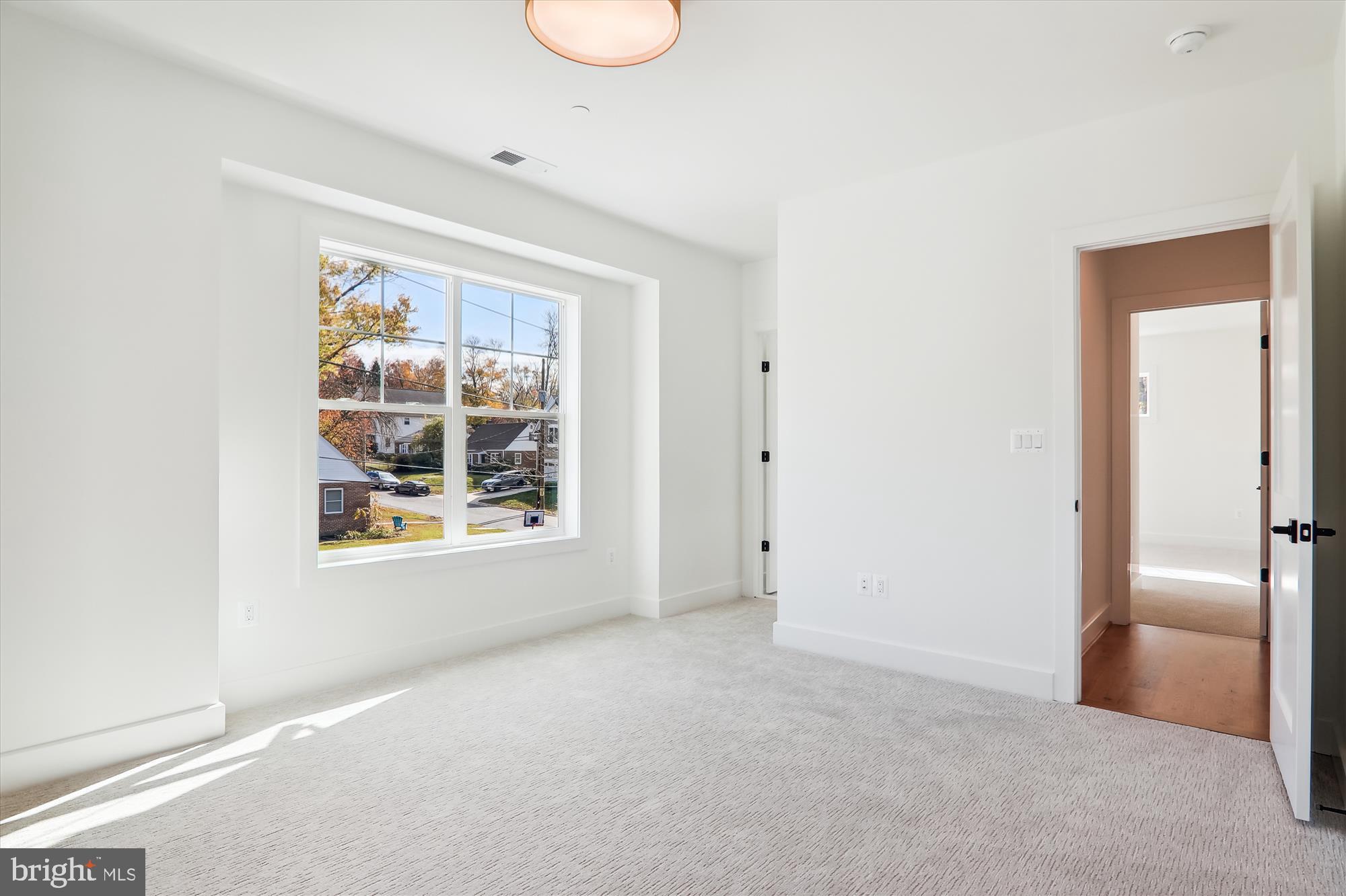 KENSINGTON ESTATES - Residential