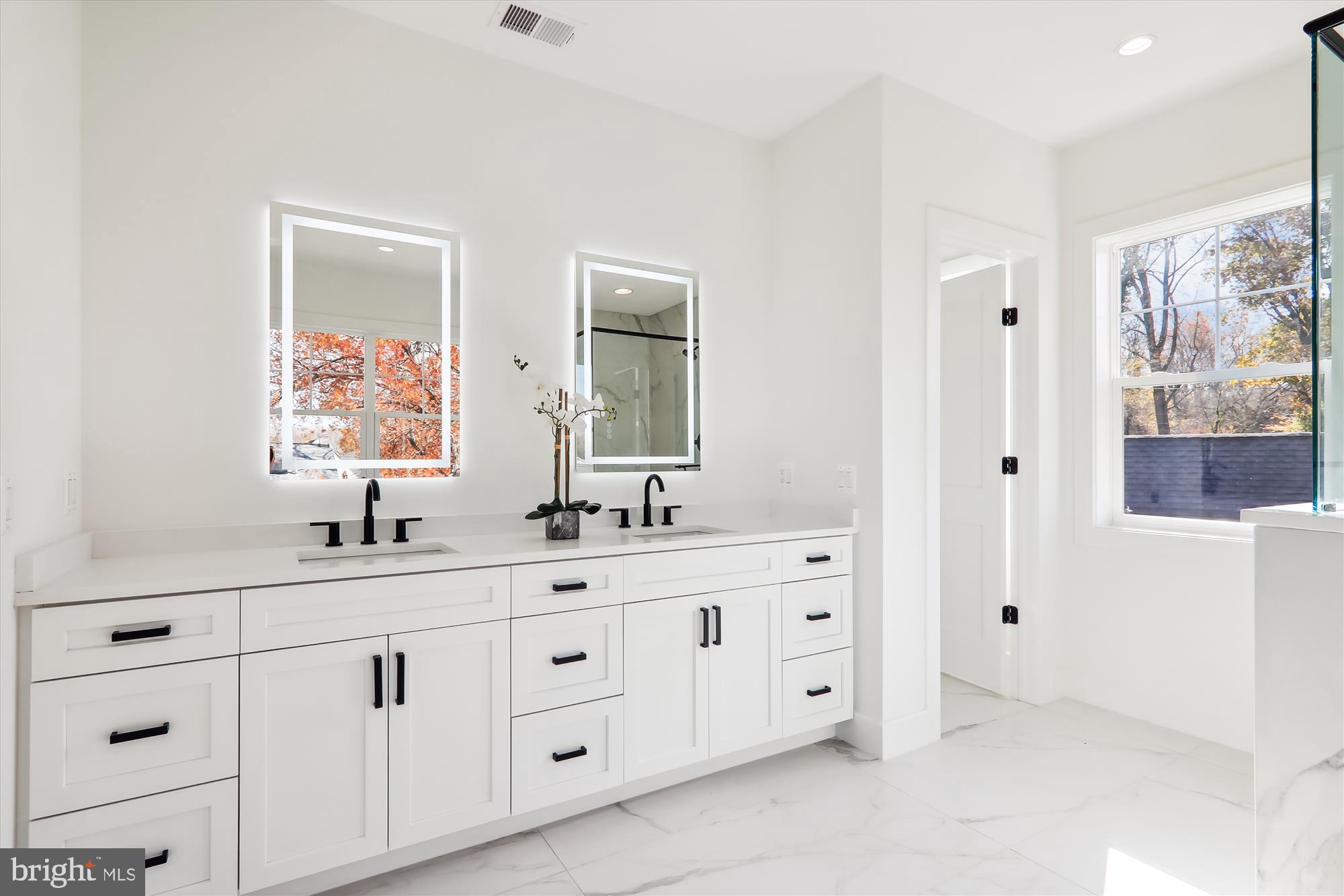 KENSINGTON ESTATES - Residential