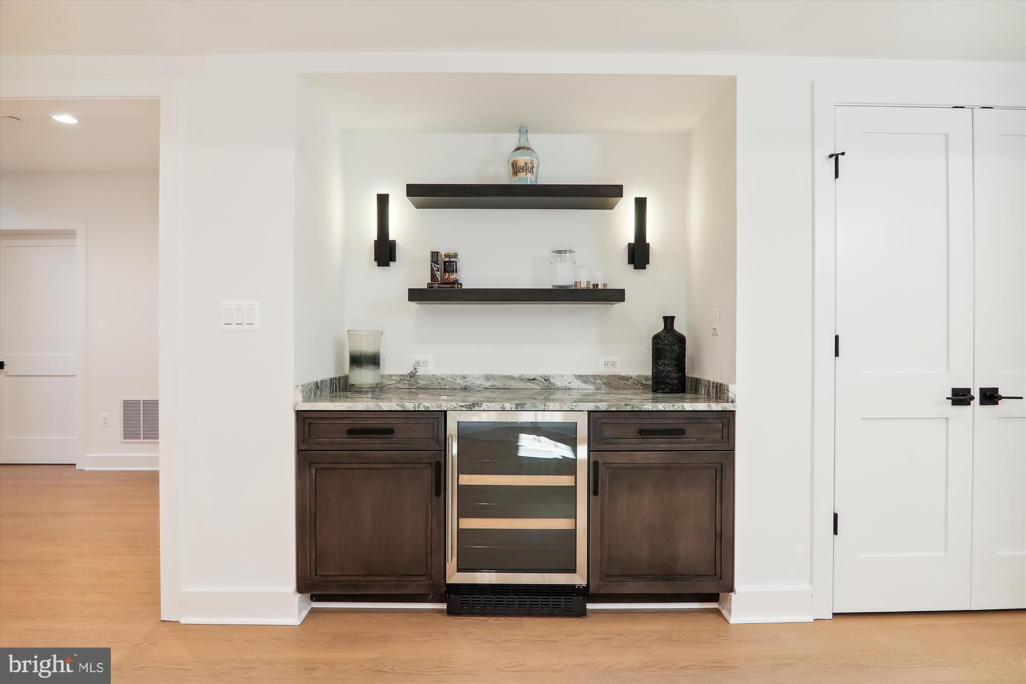 KENSINGTON ESTATES - Residential