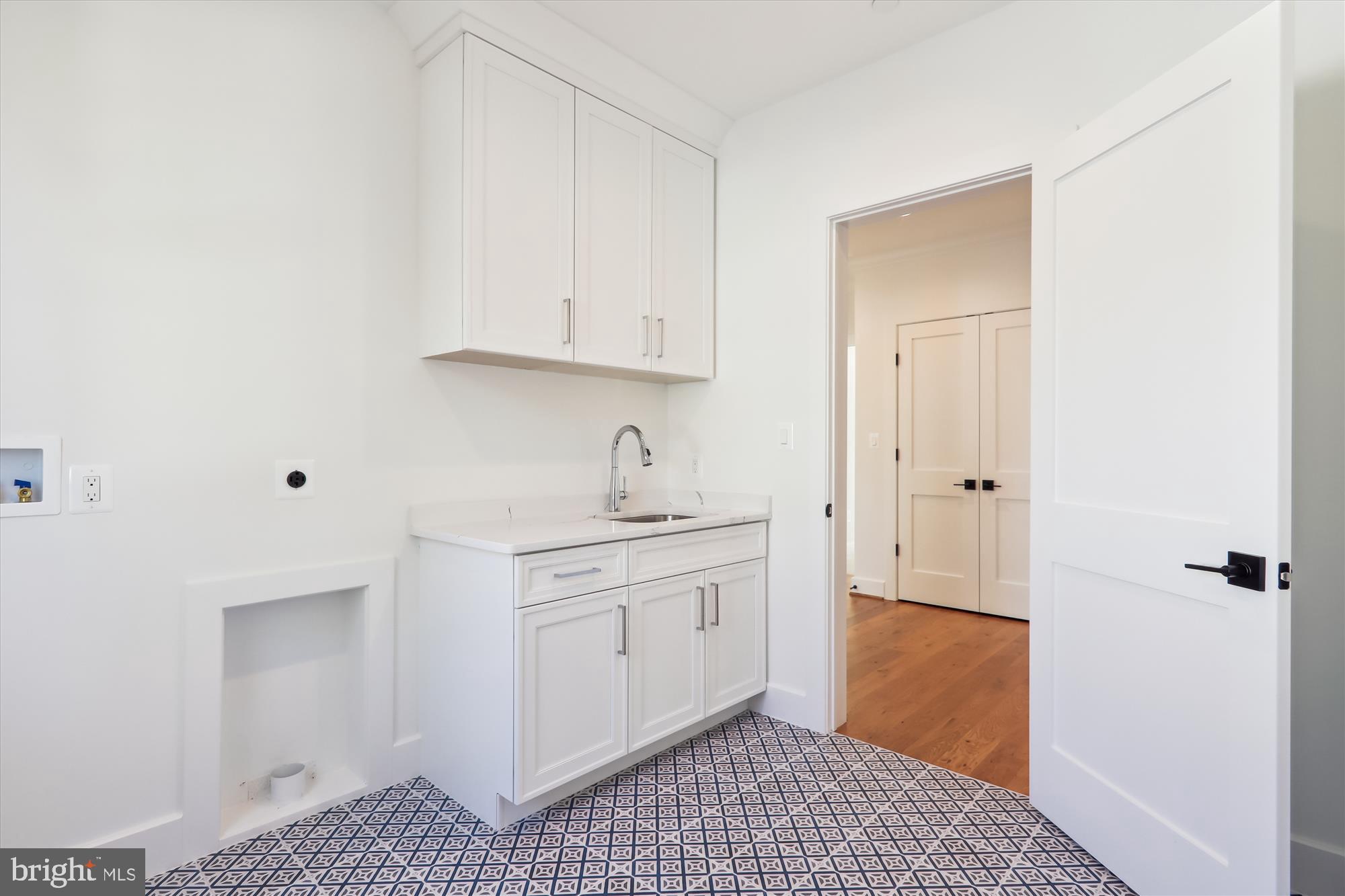 KENSINGTON ESTATES - Residential