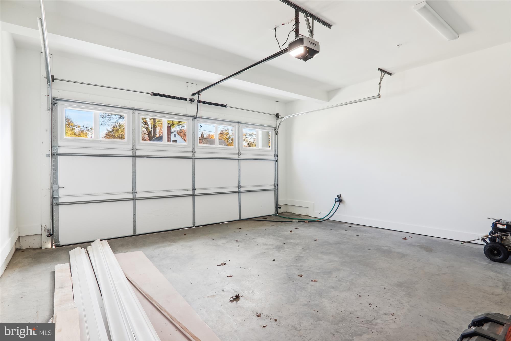 KENSINGTON ESTATES - Residential