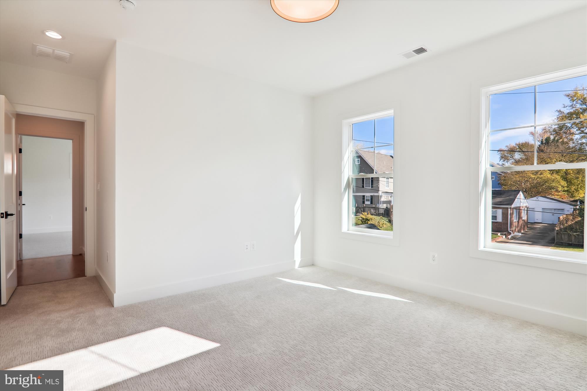 KENSINGTON ESTATES - Residential