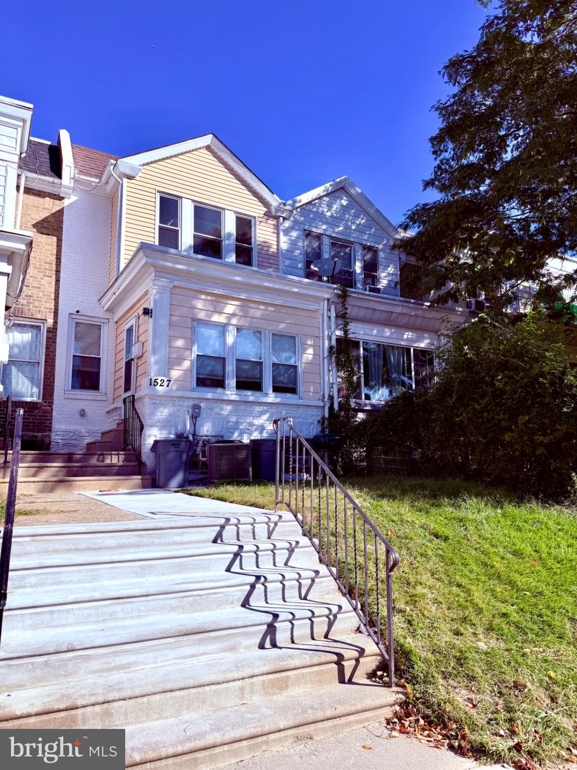 1527 W CHEW AVENUE