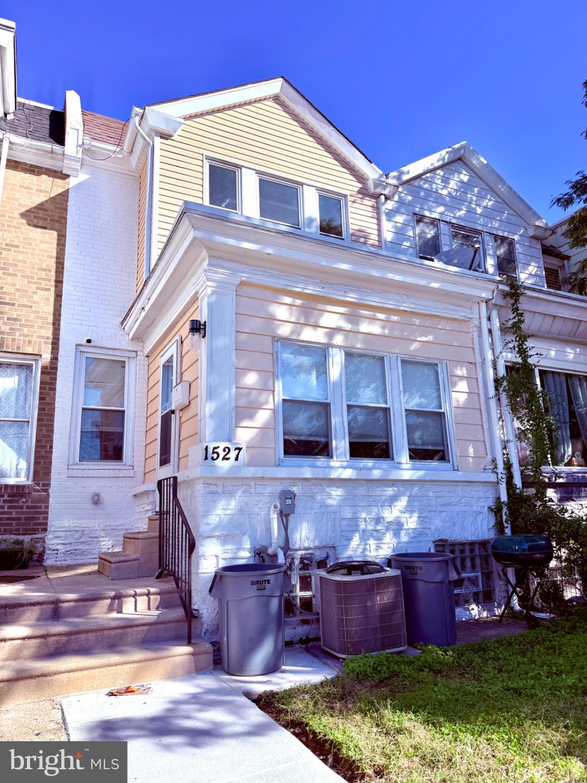 1527 W CHEW AVENUE