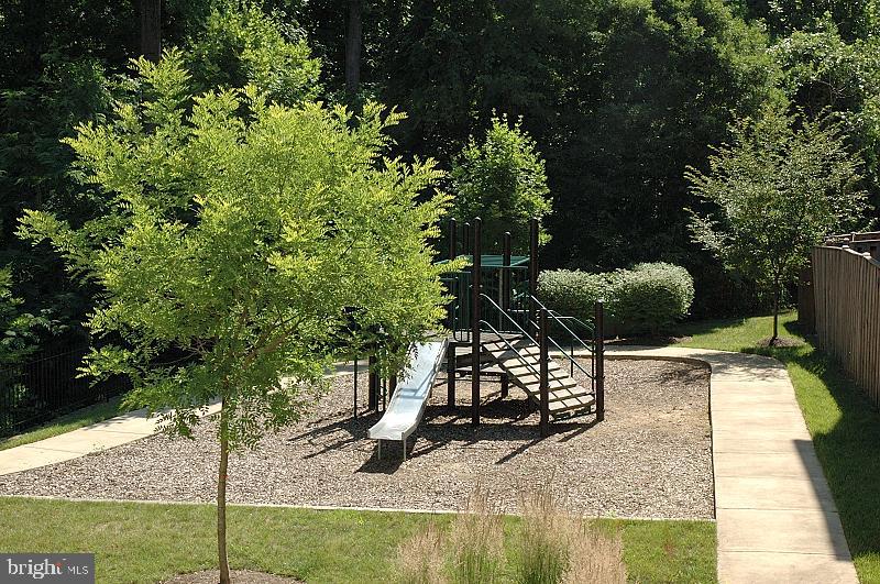 VIENNA METRO - Residential Lease