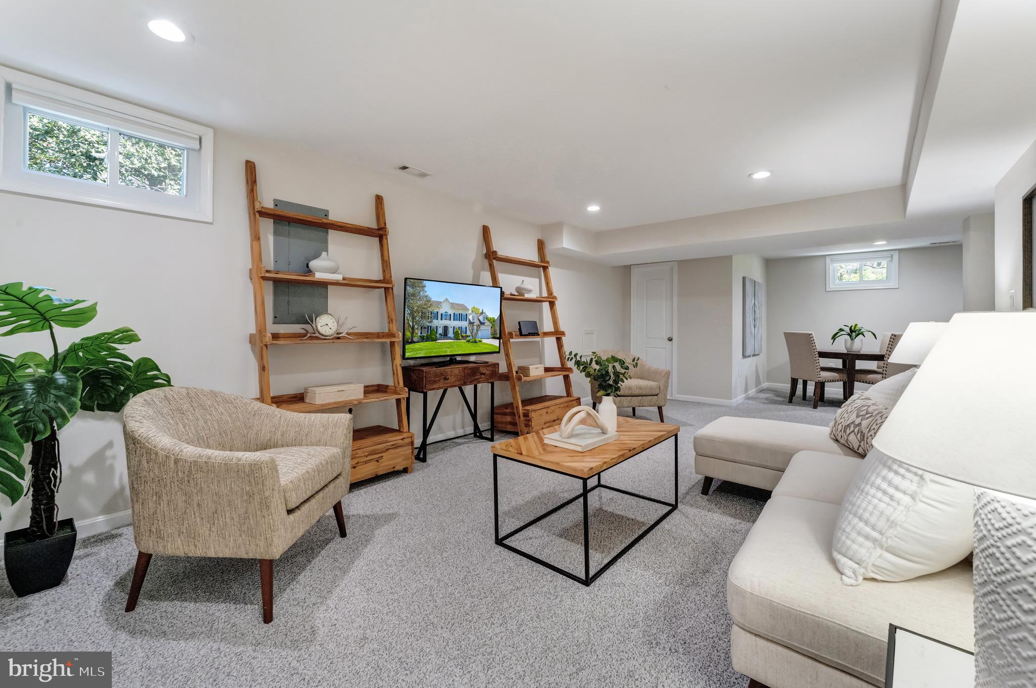 MEADOW HALL - Residential