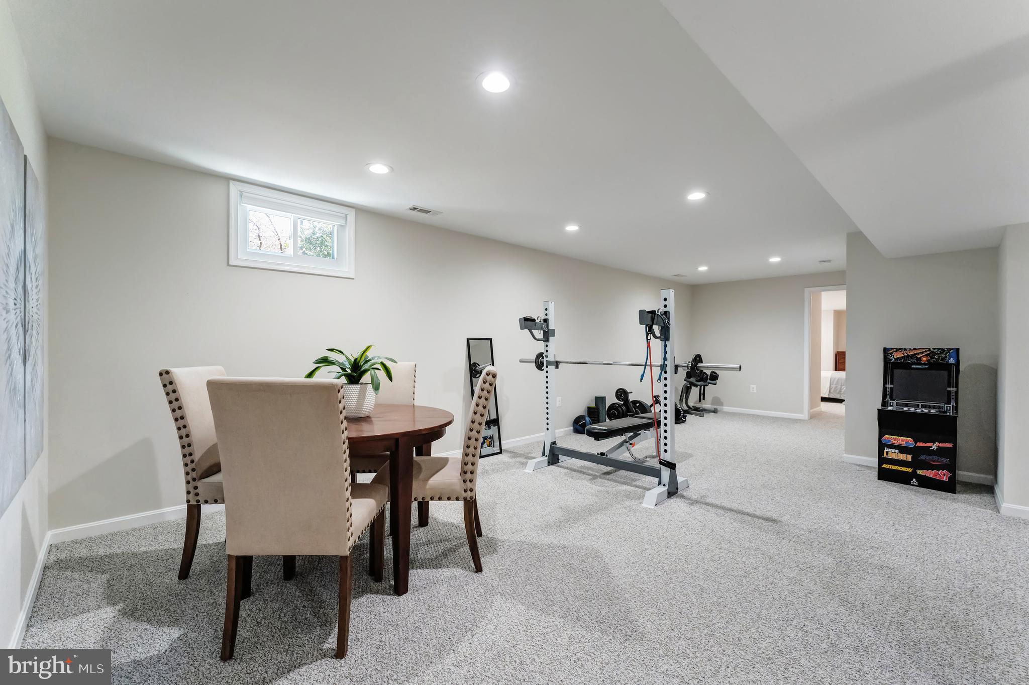 MEADOW HALL - Residential