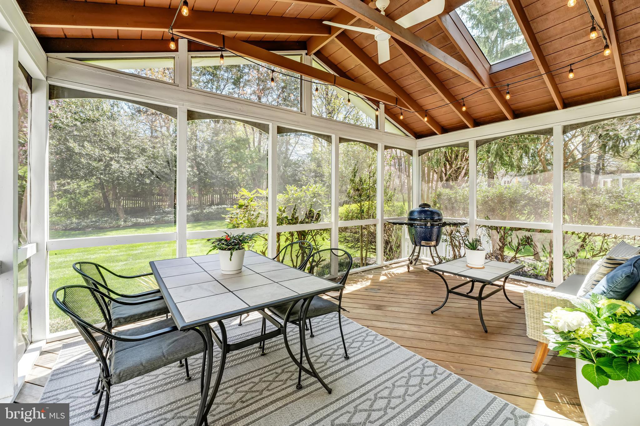 MEADOW HALL - Residential