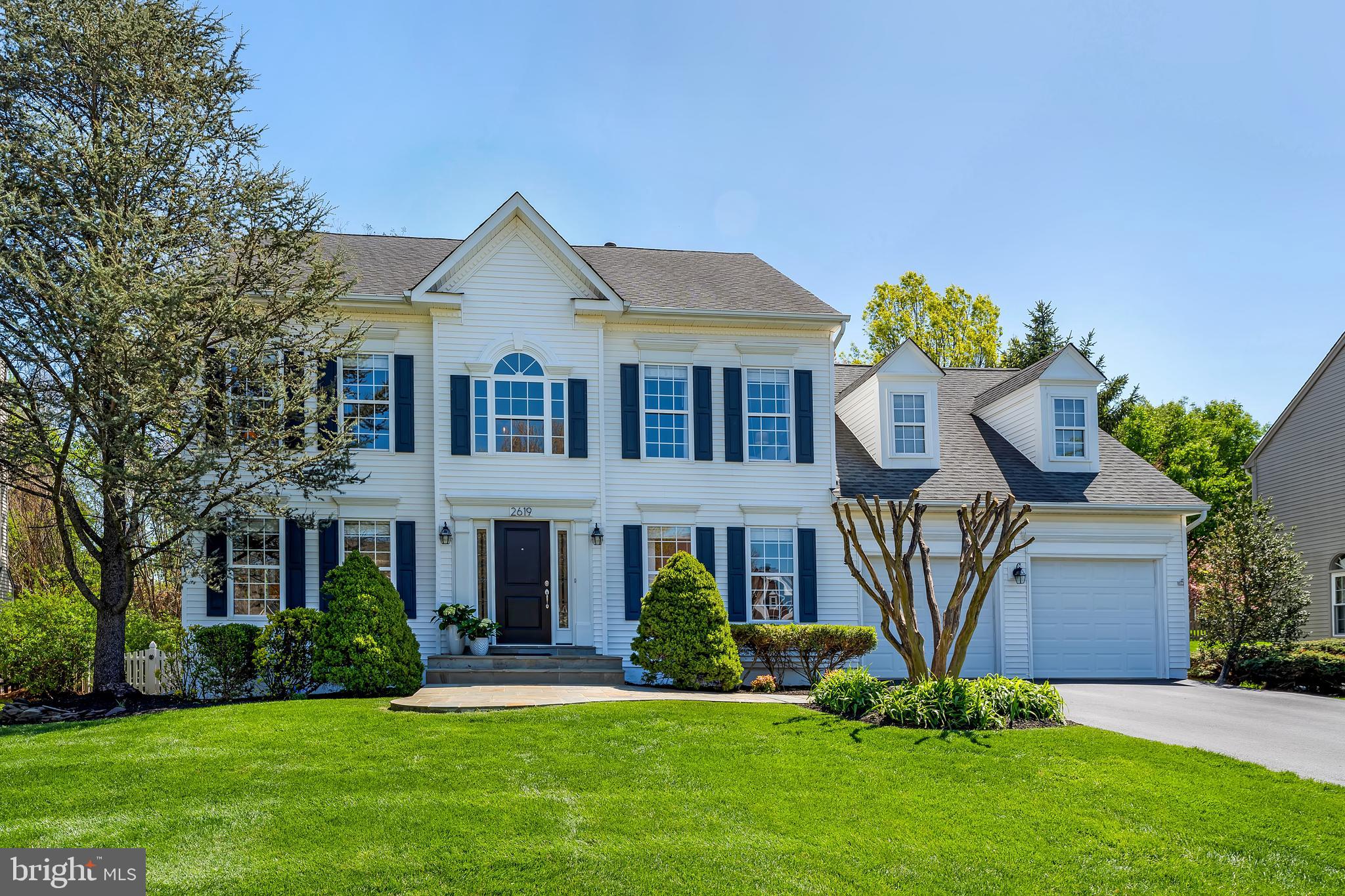 MEADOW HALL - Residential